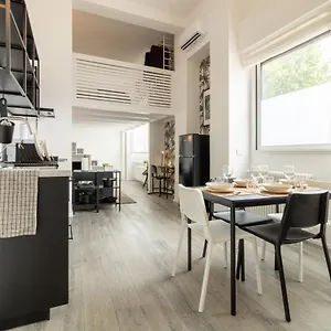 Navigli - Chic And Sophisticated In Milano